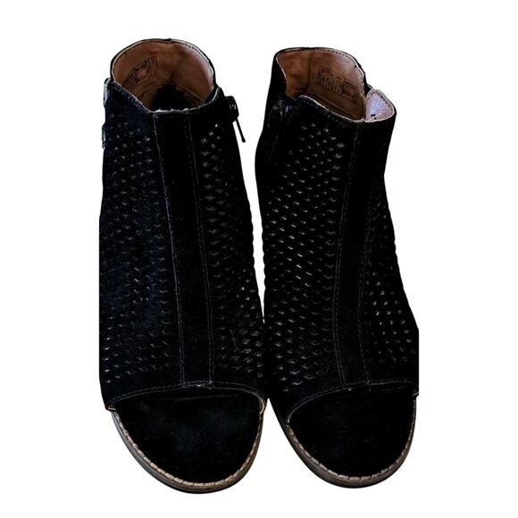 Vionic Women's Chryssa Open Toe Suede Heeled Ankle Booties Boots 6 Black Zip - Picture 3 of 9